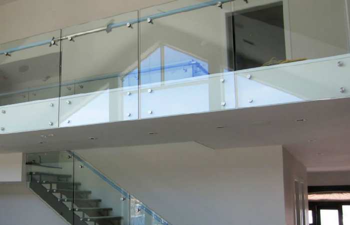 frameless steel railing